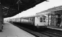 Class 119 DMU at Stourbridge Junction