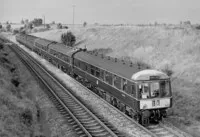 Class 119 DMU at north of Cropredy
