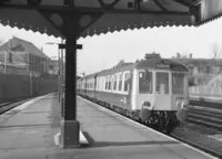 Class 119 DMU at Newbury