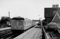 Class 120 DMU at Lowdham