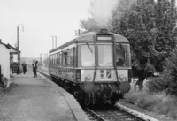 Class 122 DMU at Leigh Court