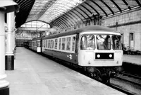 Class 124 DMU at Hull Paragon